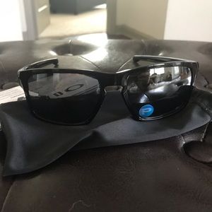Brand New Oakley Sliver Polarized